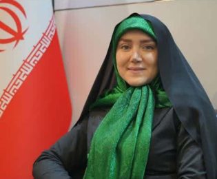 بیانیه‌ی گام دوم نقطه‌ی عطفی در تاریخ انقلاب اسلامی است/ گفتمانِ ولایت را باید حفظ کرد